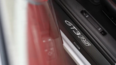 Porsche 911 GT3 RS 2022 – sill
