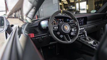 Porsche 911 GT3 RS 2022 – steering wheel