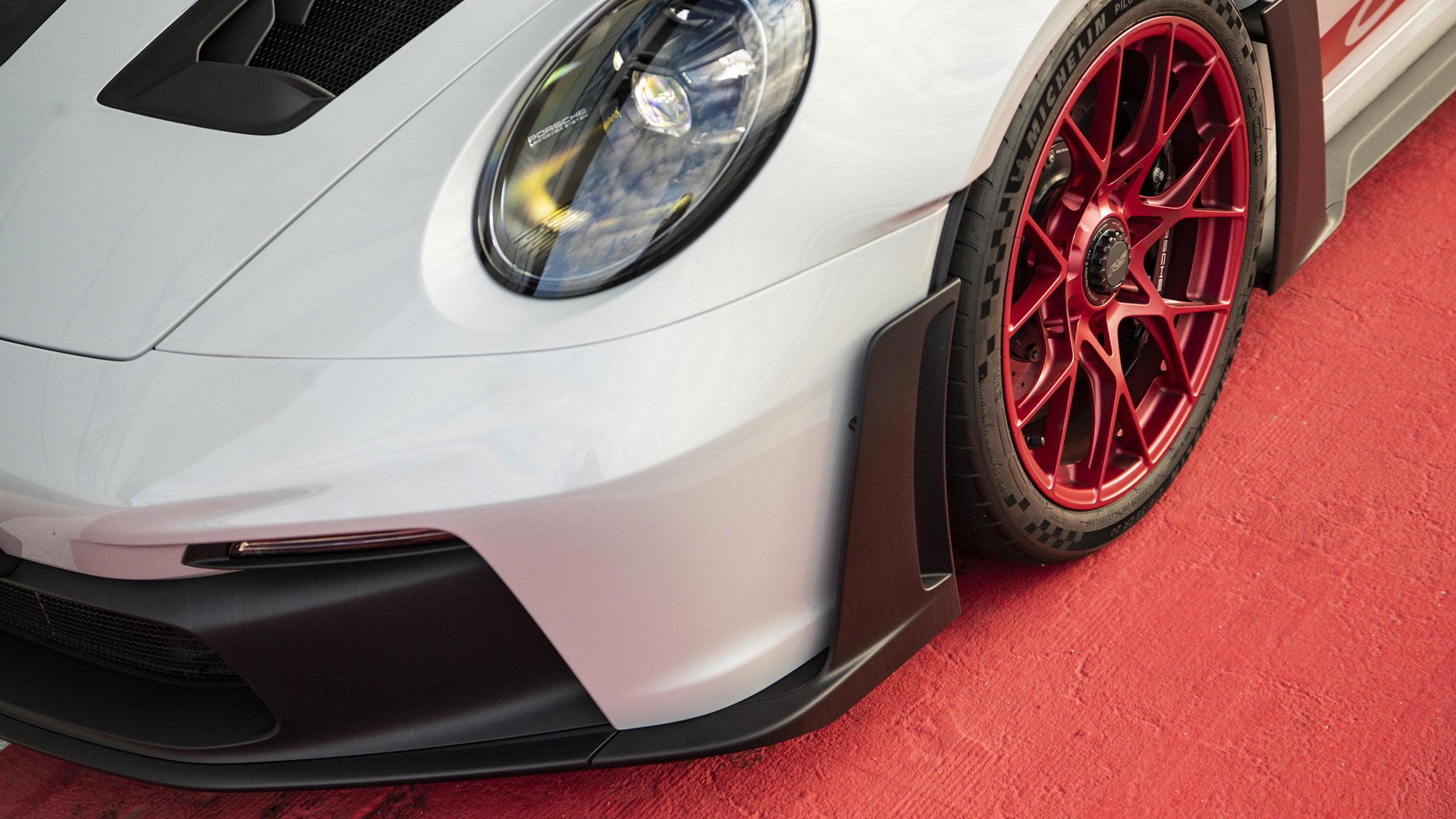 Porsche 911 GT3 RS 2022 – front wheel