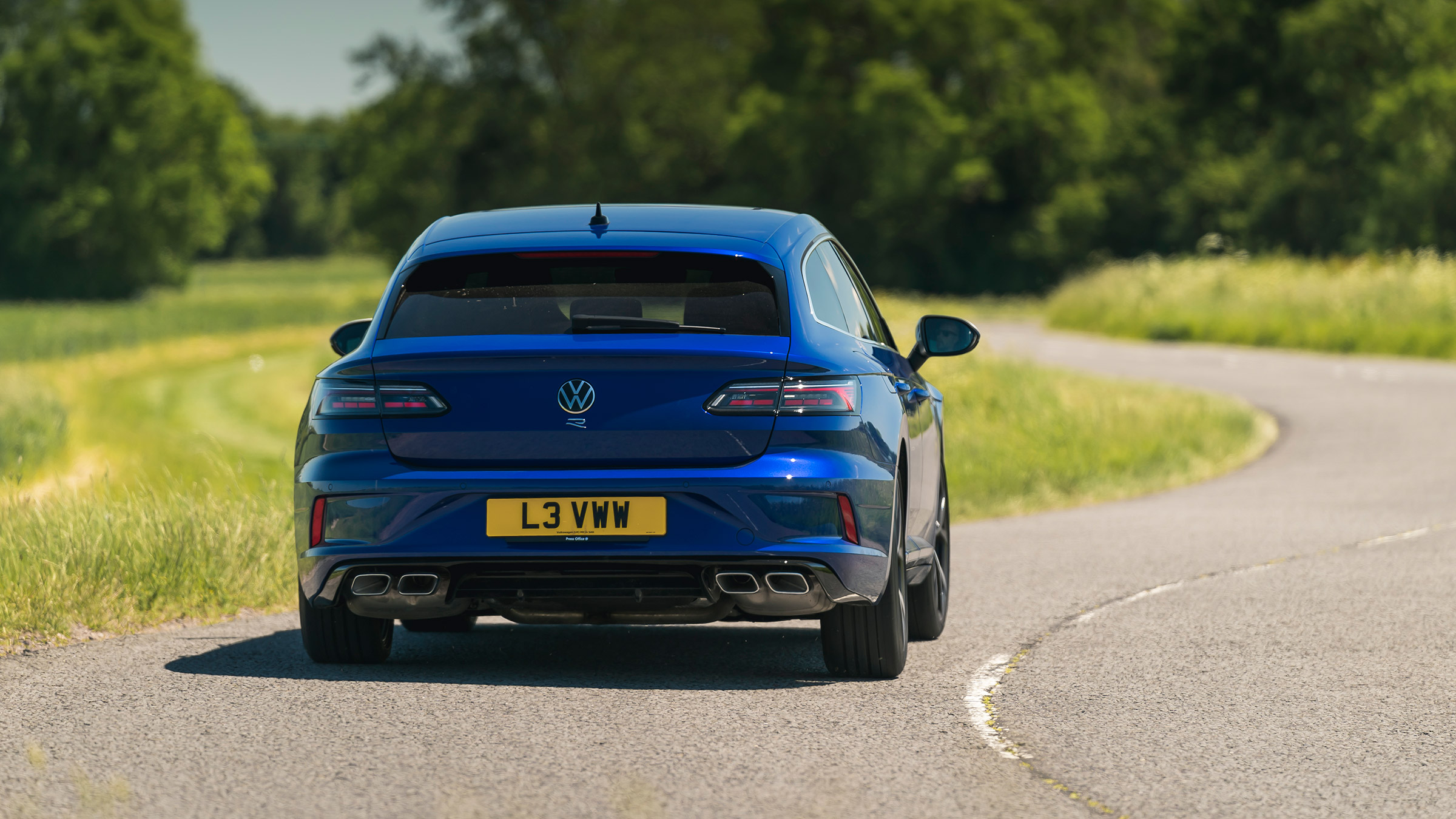 Volkswagen Arteon R Shooting Brake – rear