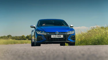 Volkswagen Arteon R Shooting Brake – front low
