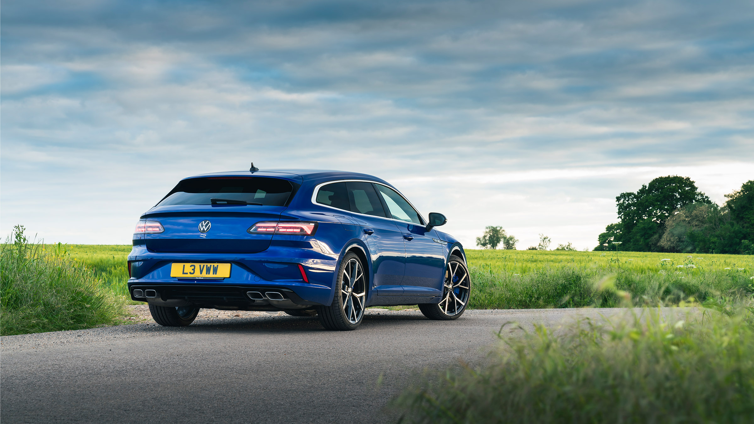 Volkswagen Arteon R Shooting Brake – rear static