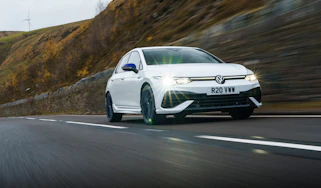 Volkswagen Golf R 20 Years – white front tracking