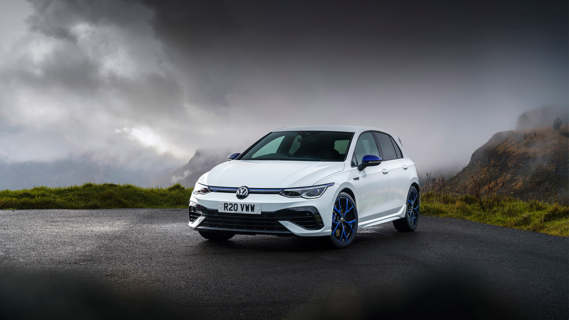 Volkswagen Golf R 20 Years – white static