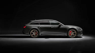 Audi RS6 Performance – studio side