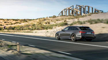 Audi RS6 Performance – rear tracking
