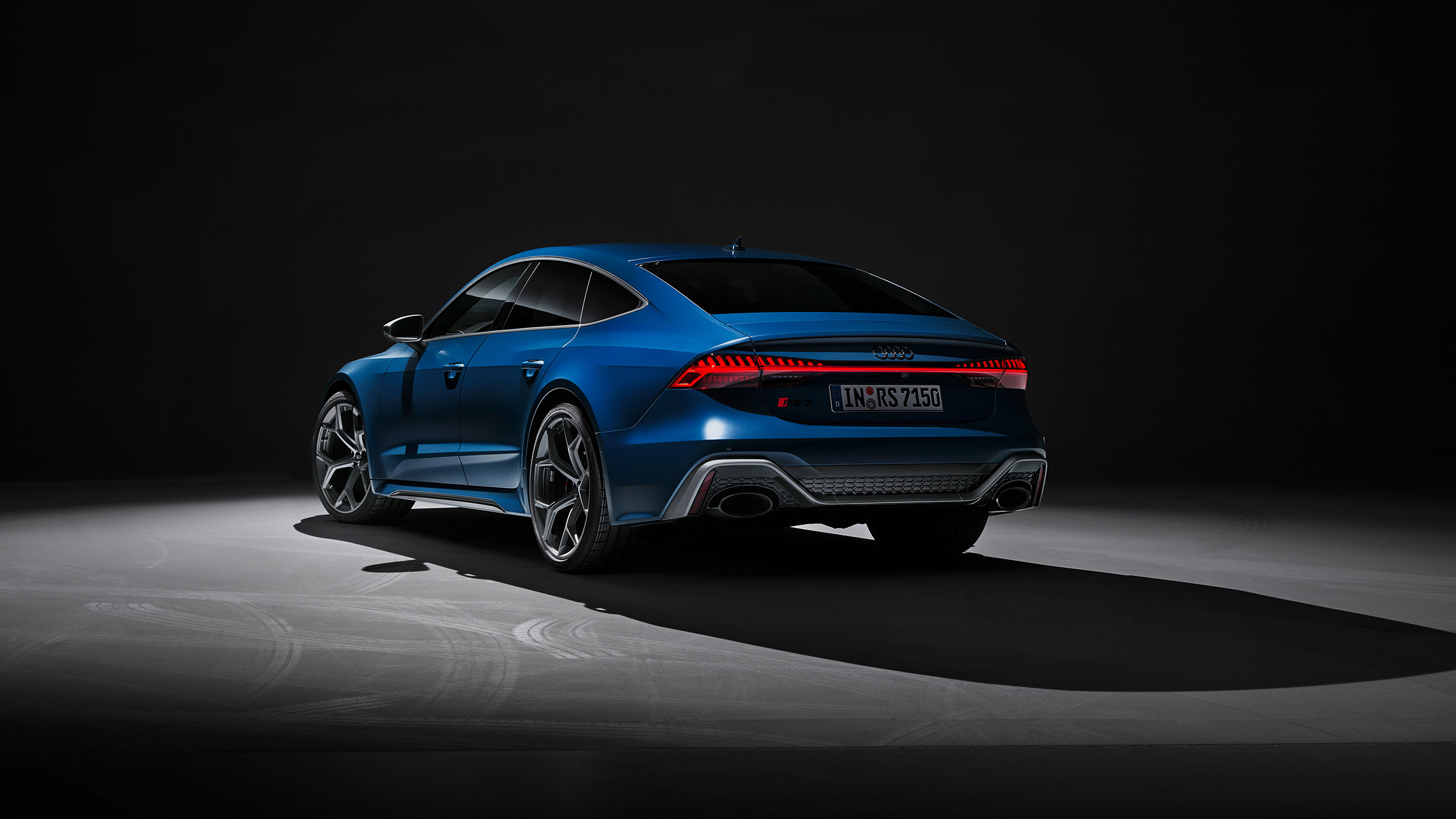 Audi RS7 Performance – studio rear quarter