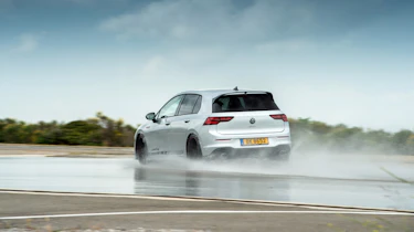 evo 2022 tyre test – wet braking