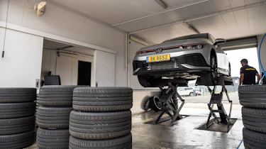 evo 2022 tyre test – changing