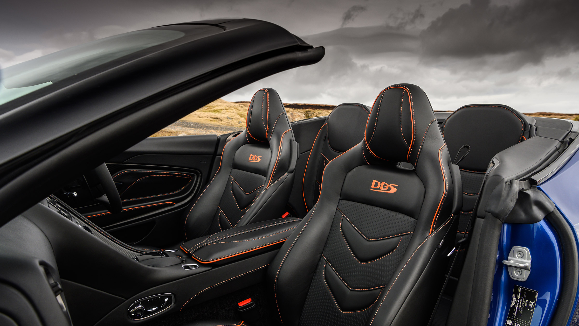 Aston Martin DBS Volante – seats