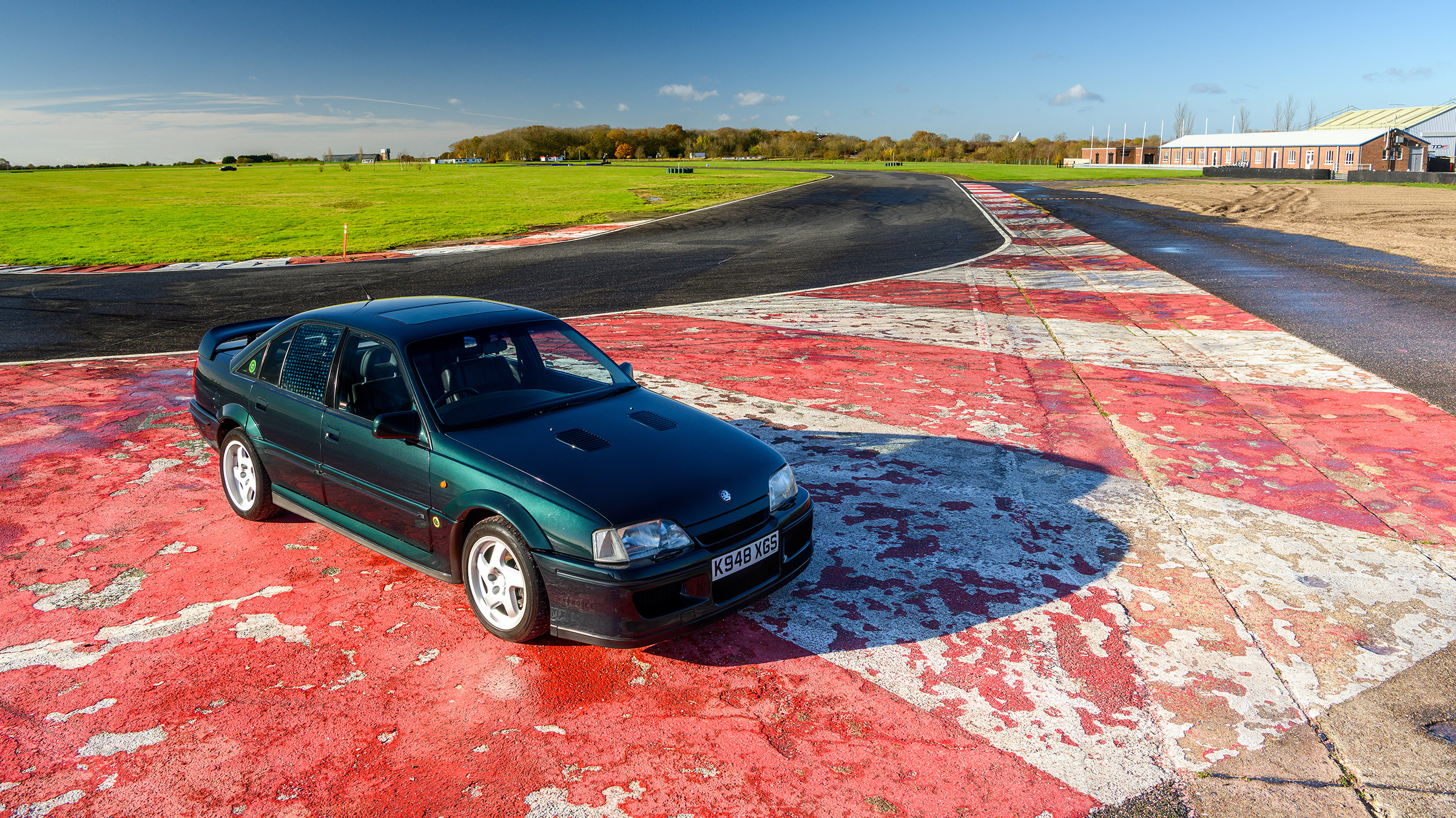 Lotus Carlton – static