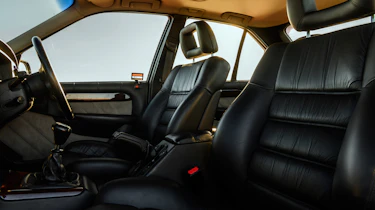 Lotus Carlton – seats