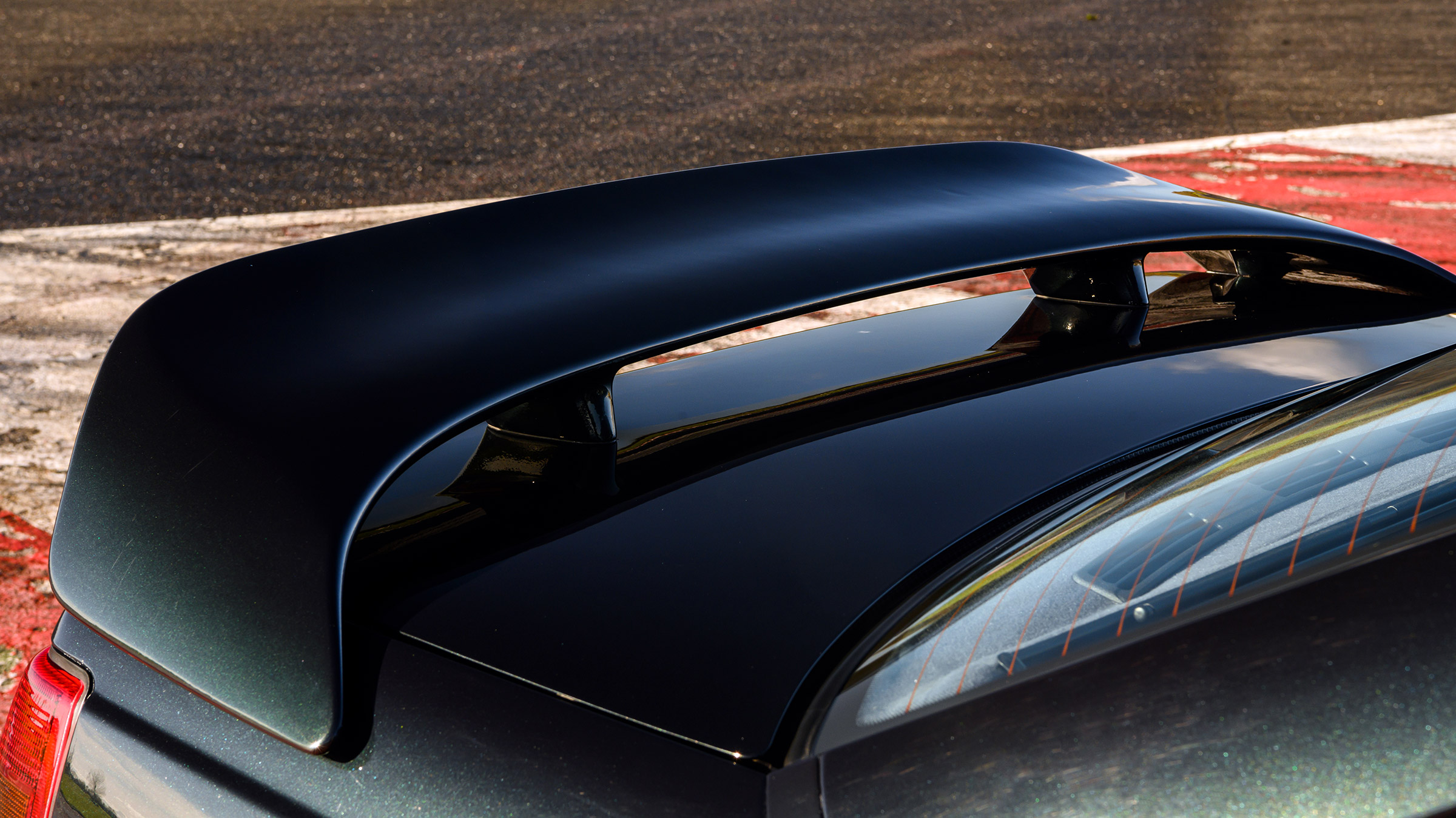 Lotus Carlton – rear spoiler