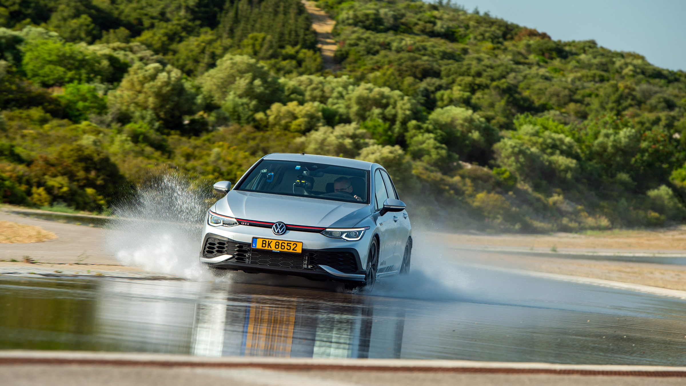 evo 2022 tyre test – wet cornering