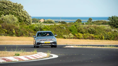 evo 2022 tyre test – dry cornering