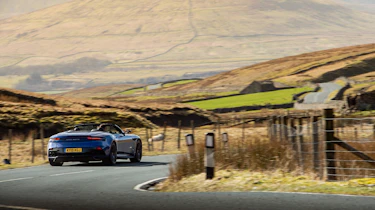 Aston Martin DBS Volante – front