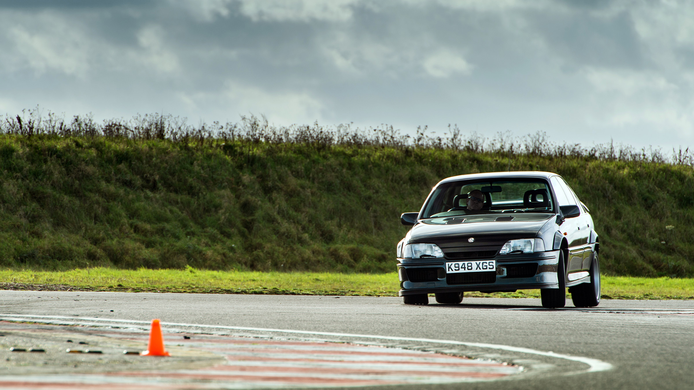 Lotus Carlton – front