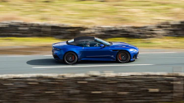 Aston Martin DBS Volante – pan