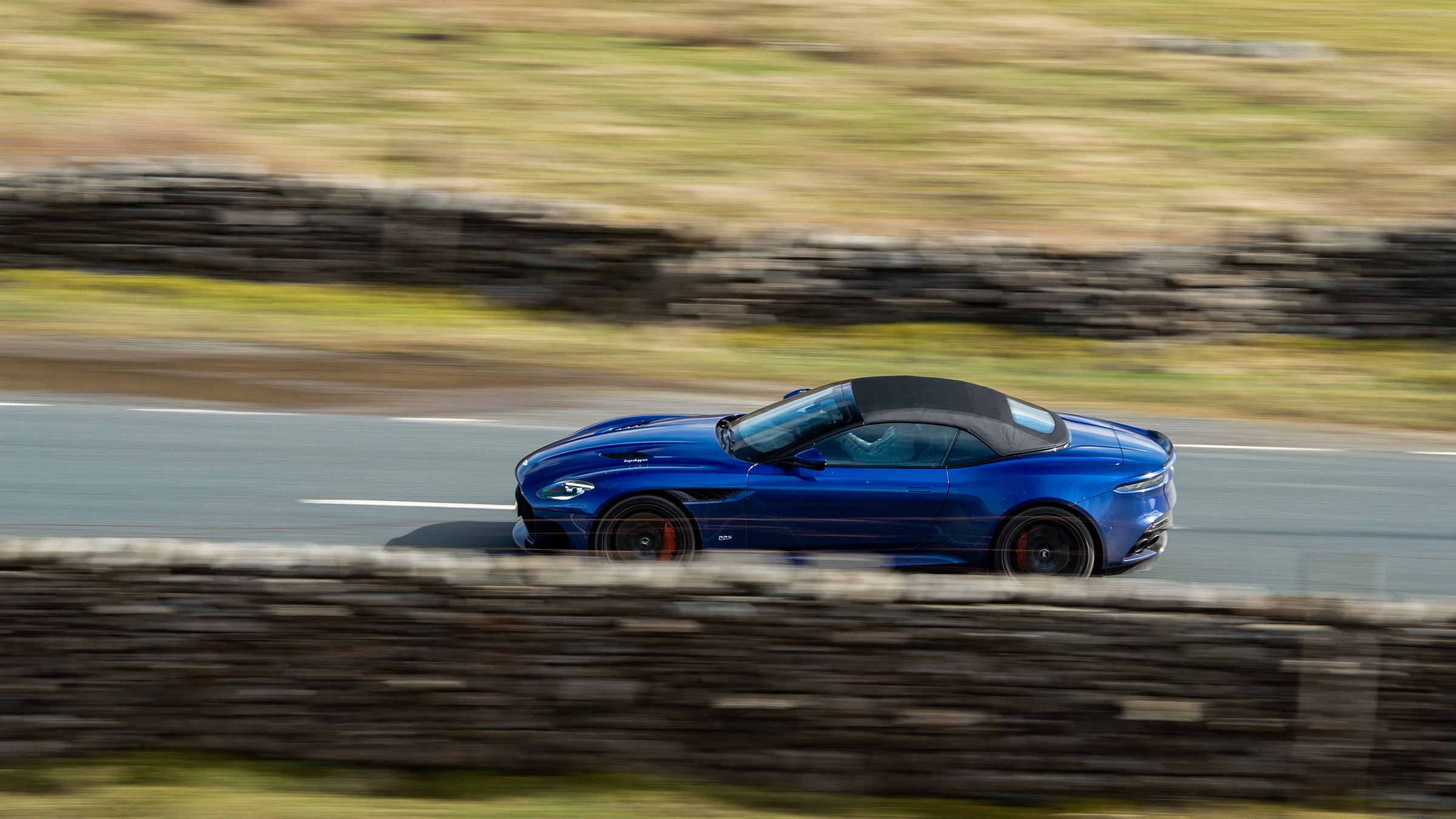Aston Martin DBS Volante – side