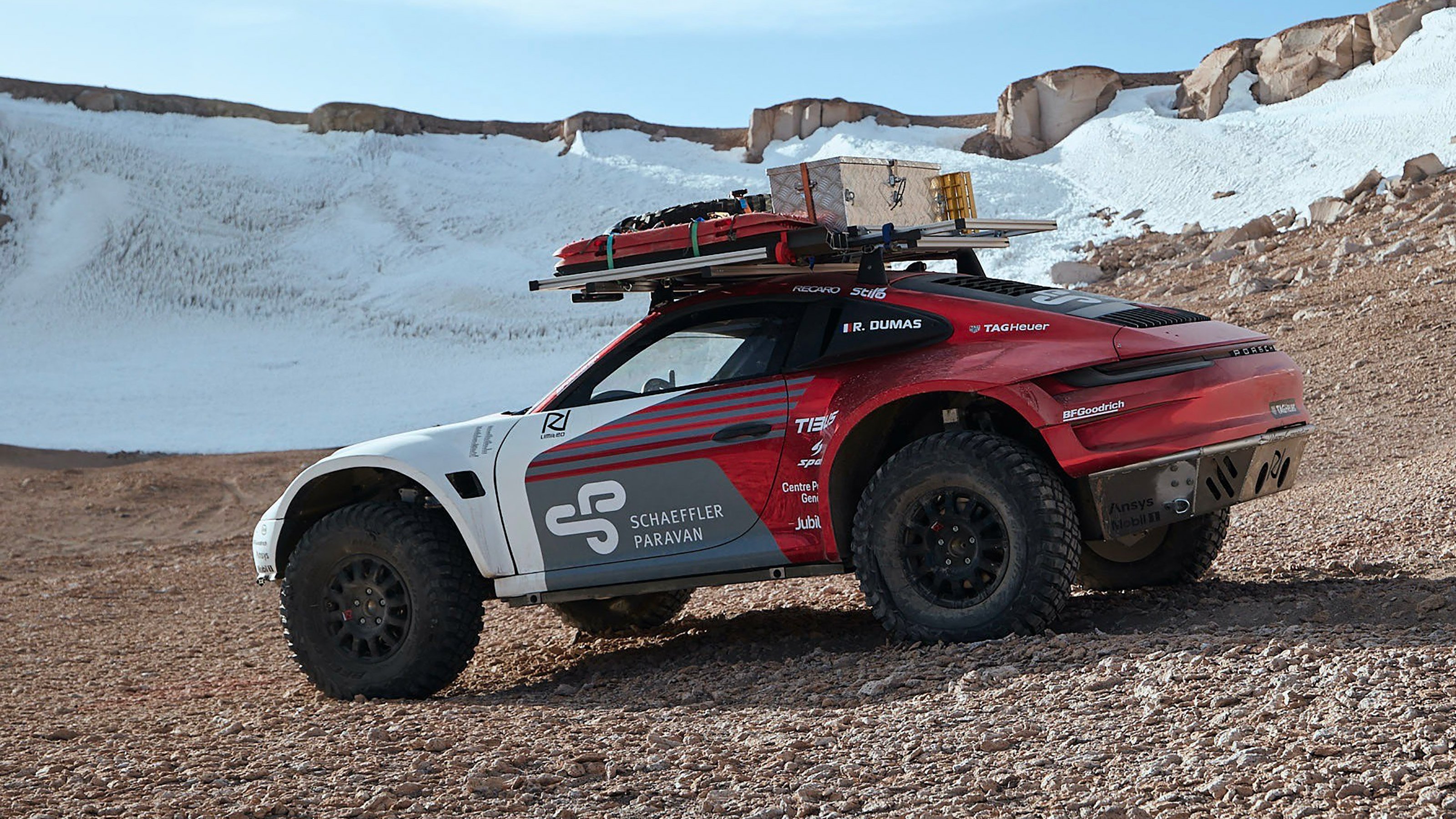 Dakar inspired Porsche 911