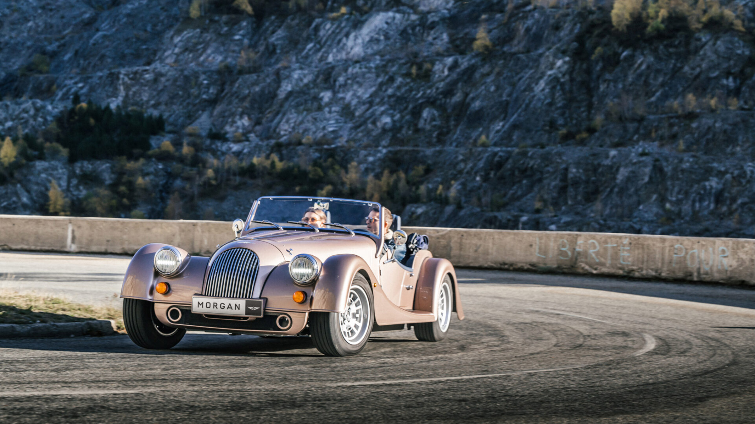 Morgan Plus Four – cornering