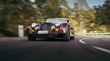 Morgan Plus Six – low tracking