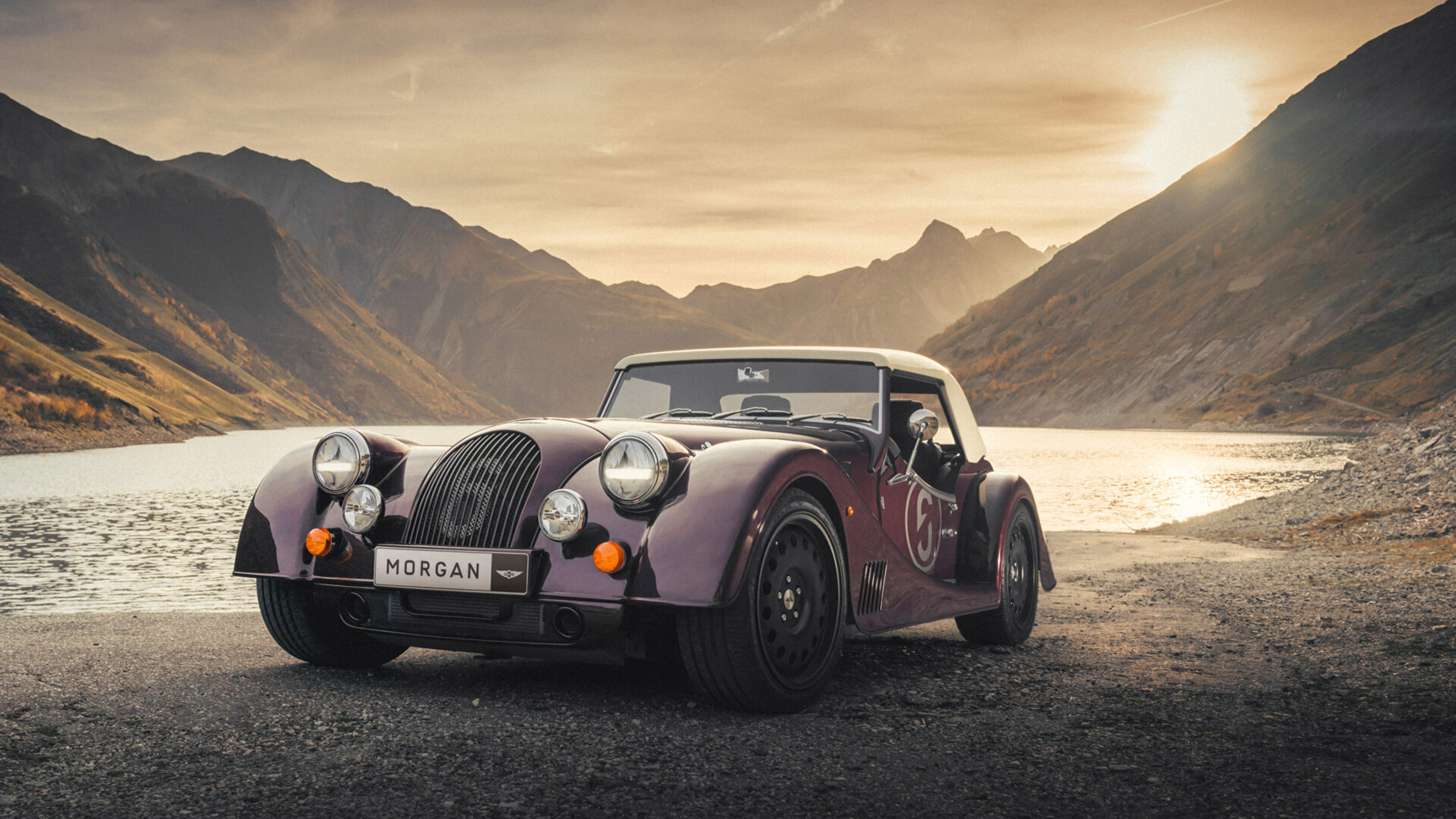 Morgan Plus Six – front hero