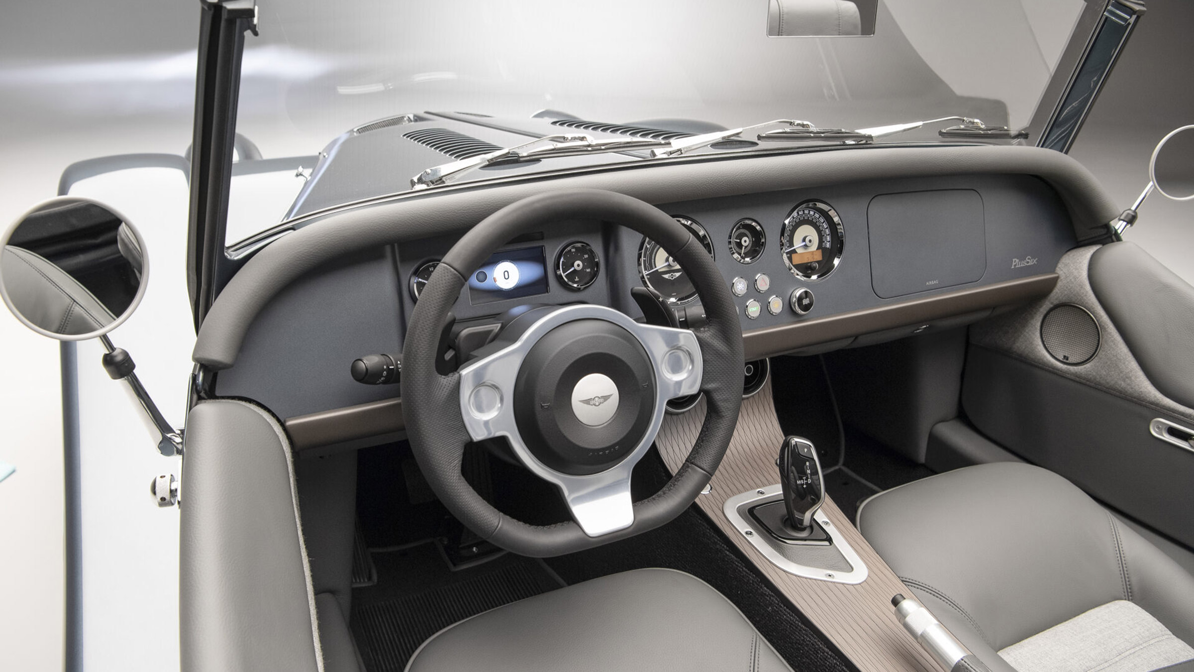 Morgan Plus Four – cabin