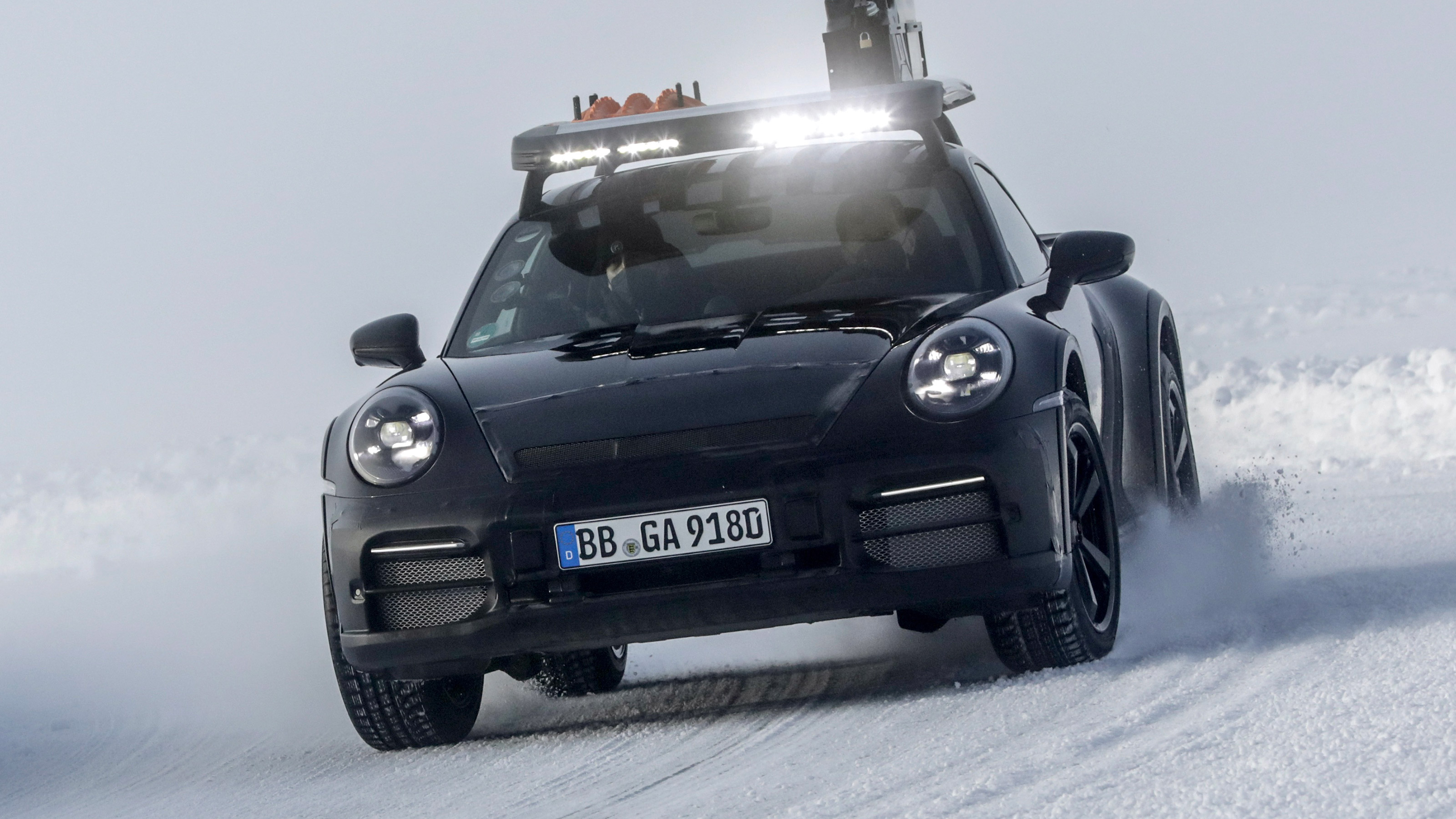 Porsche 911 Dakar teaser
