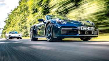 Porsche 911 Turbo S Cabriolet v McLaren 720S Spider
