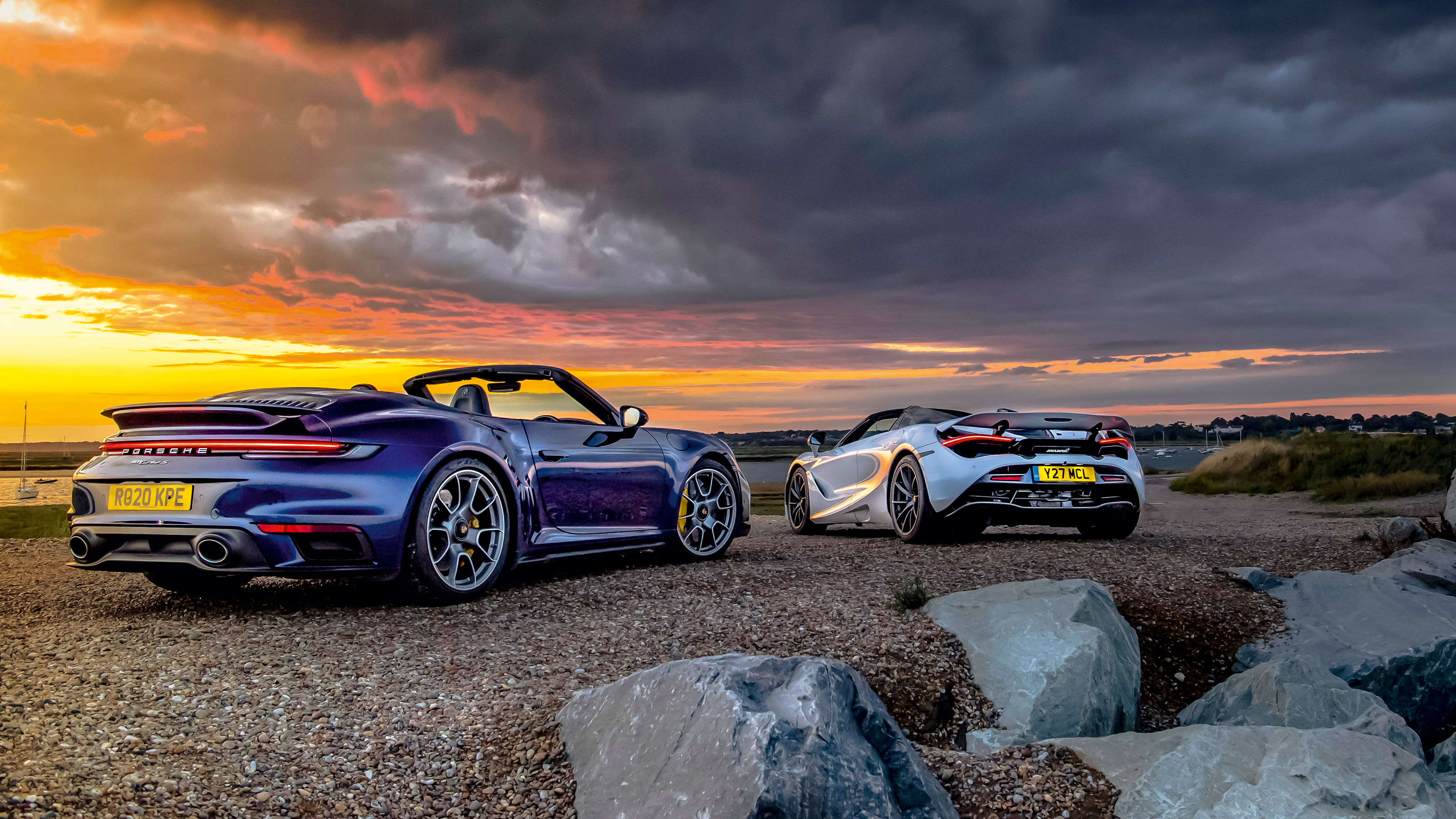 Porsche 911 Turbo S Cabriolet v McLaren 720S Spider