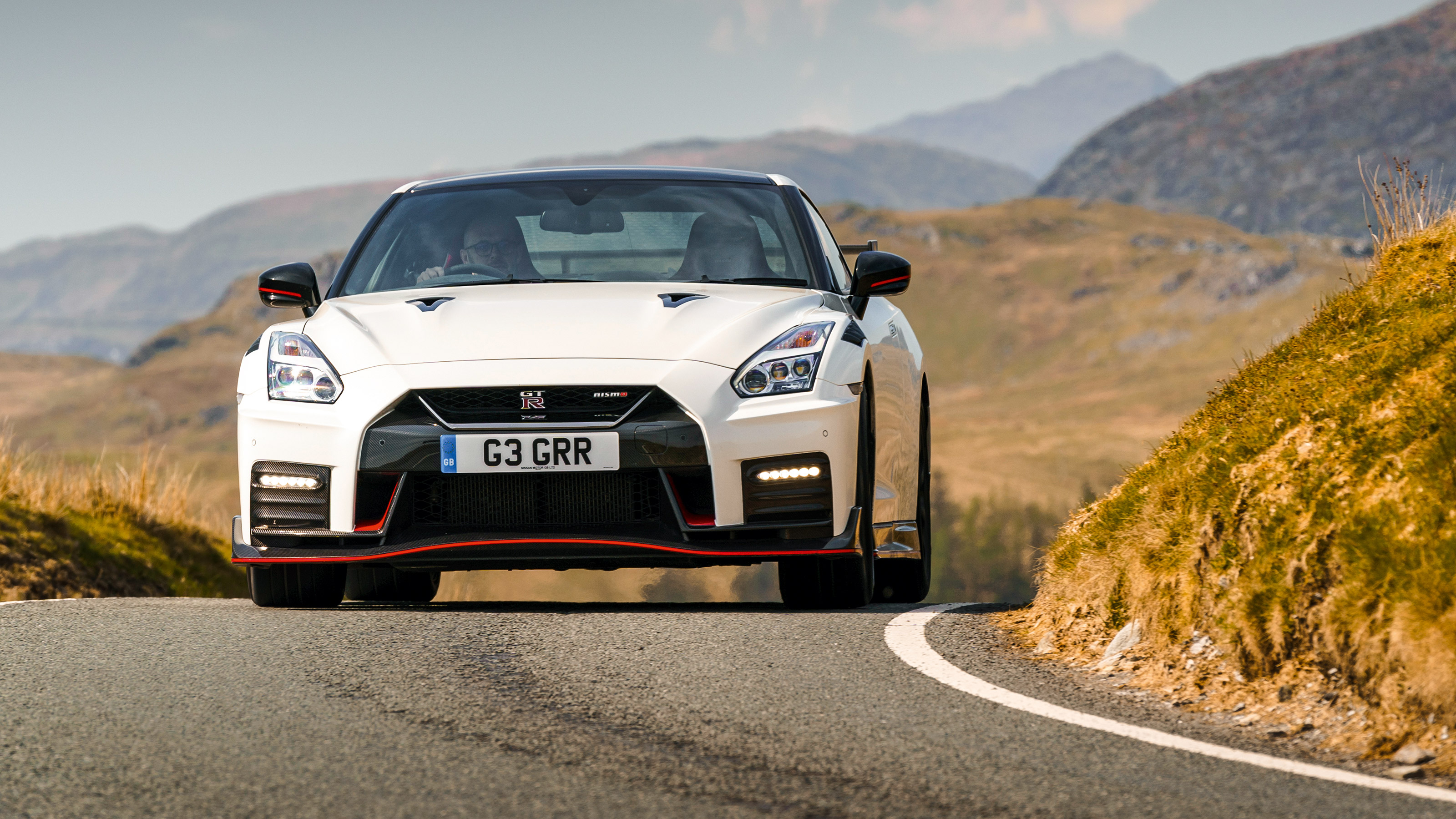 Renault Mégane RS 300 and Nissan GT-R Nismo