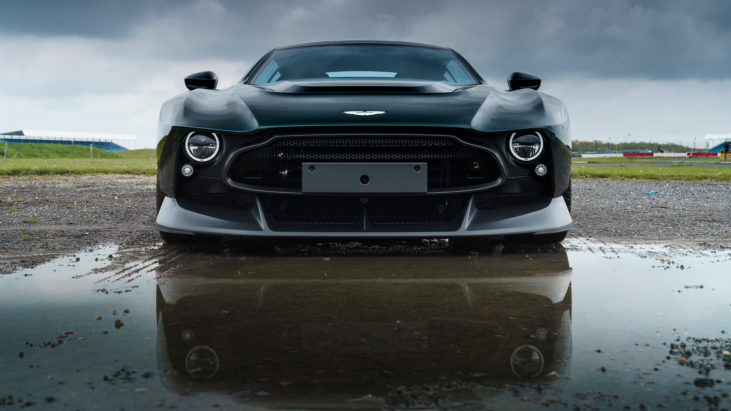 Aston Martin Victor – nose