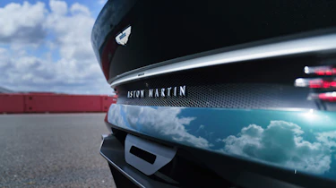 Aston Martin Victor – rear lights