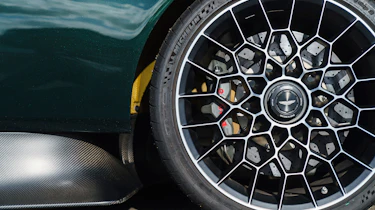 Aston Martin Victor – wheel