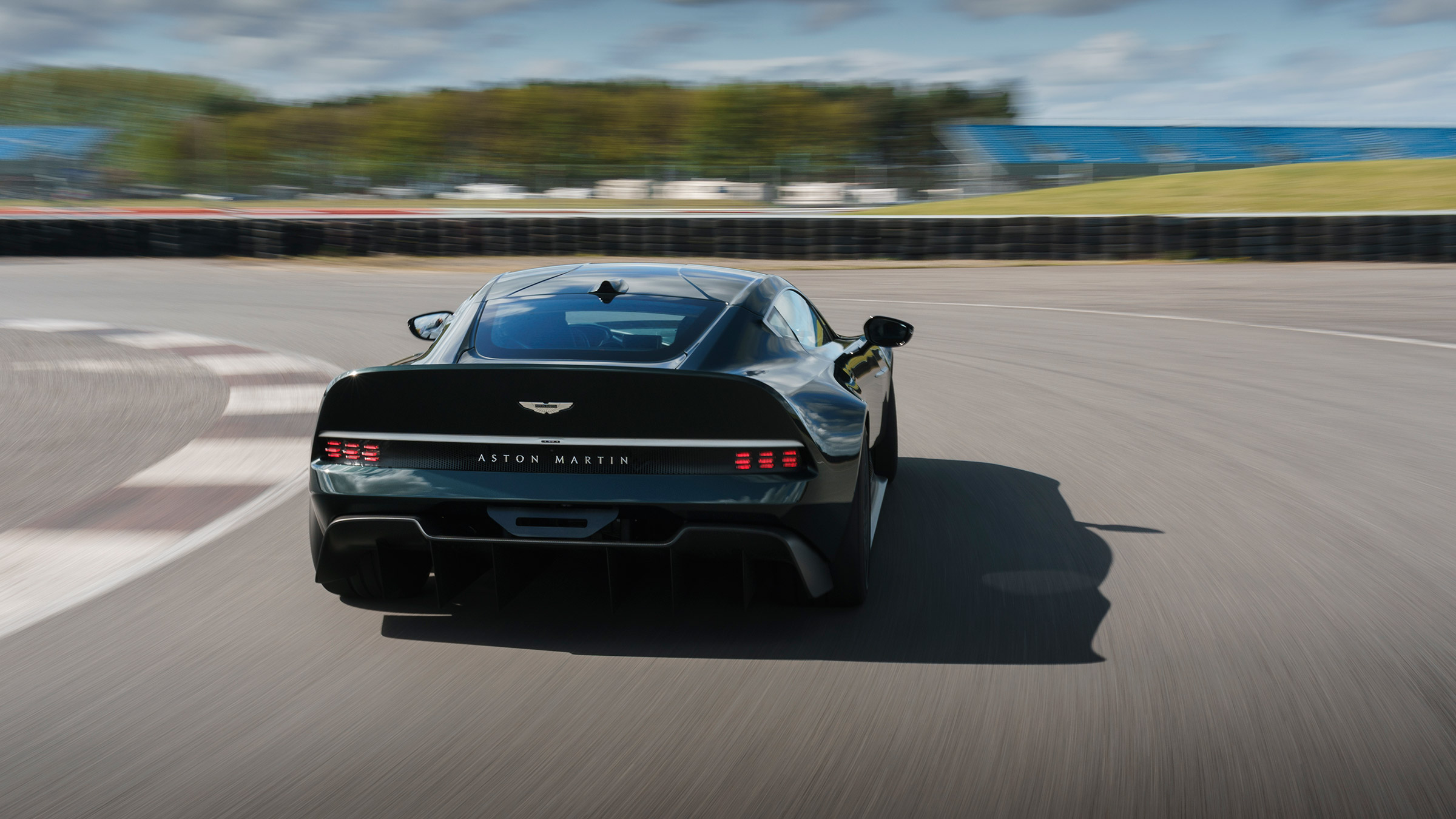 Aston Martin Victor – high tracking