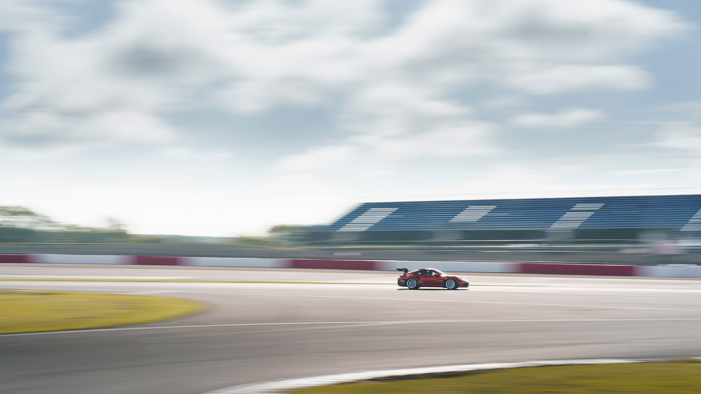 Porsche 911 GT3 RS – side