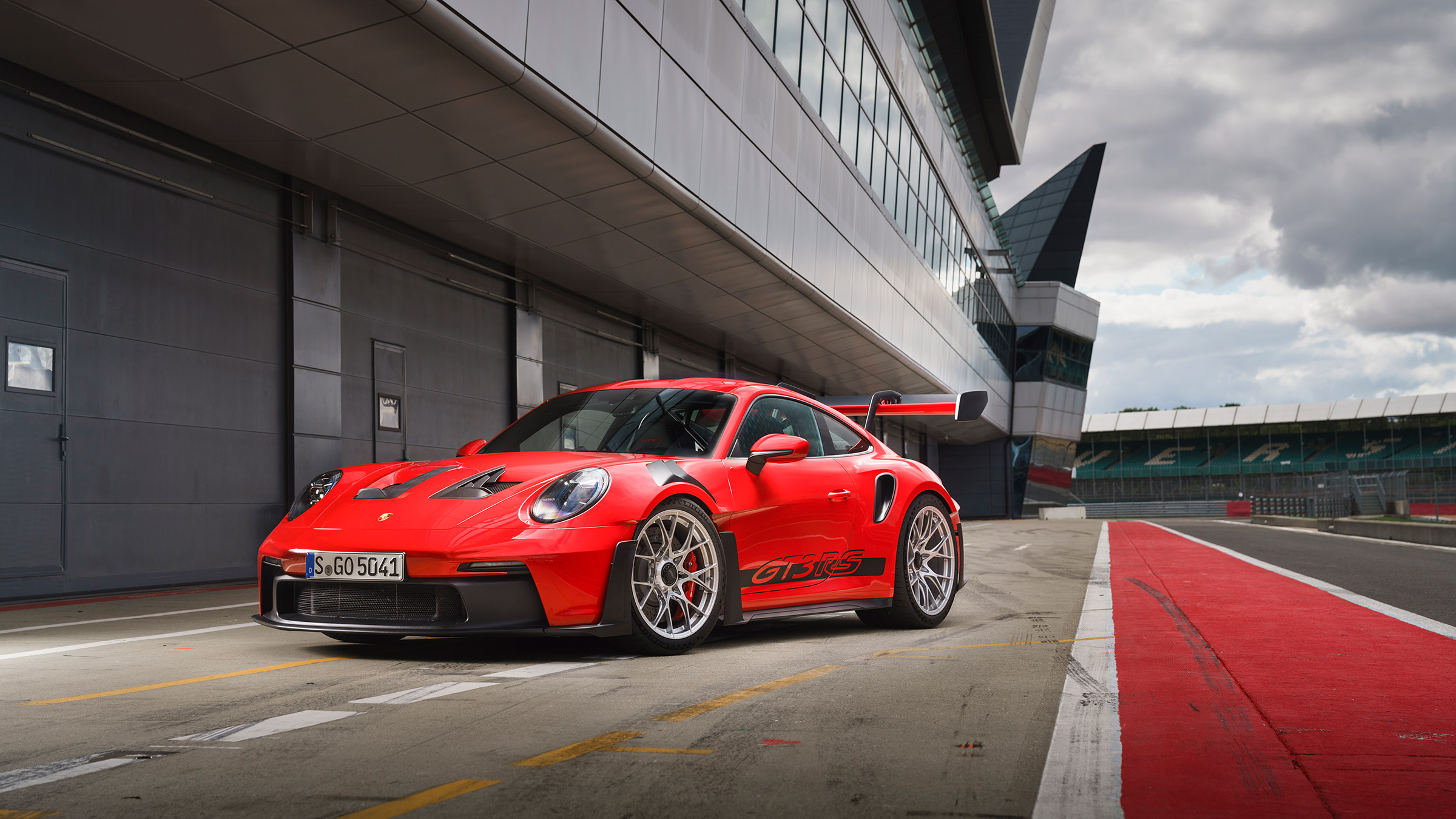 Porsche 911 GT3 RS – front quarter