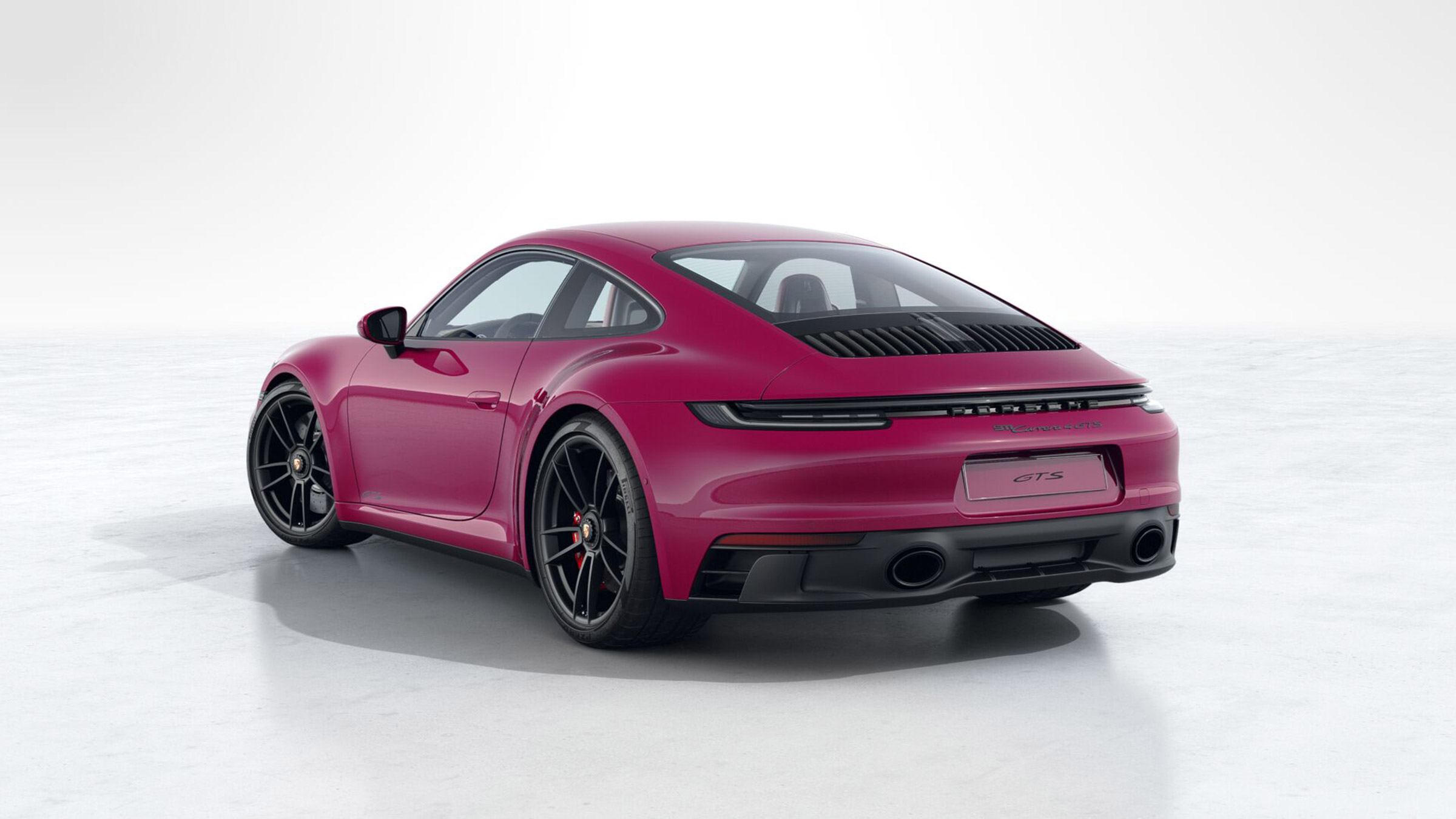 911 GTS Rubystar – rear coupe