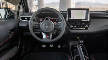 Toyota GR Corolla US – inteiror