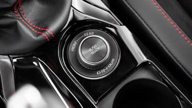 Toyota GR Corolla US – knob