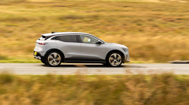 Renault Megane E-tech – side