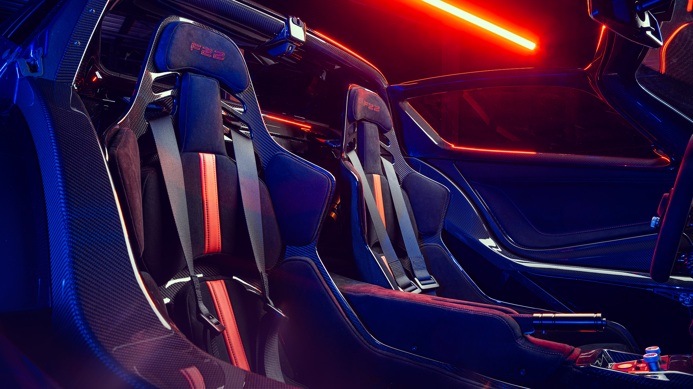 Donkervoorte F22 – seats