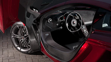 McLaren MP4-12C – door open