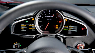 McLaren MP4-12C – dials