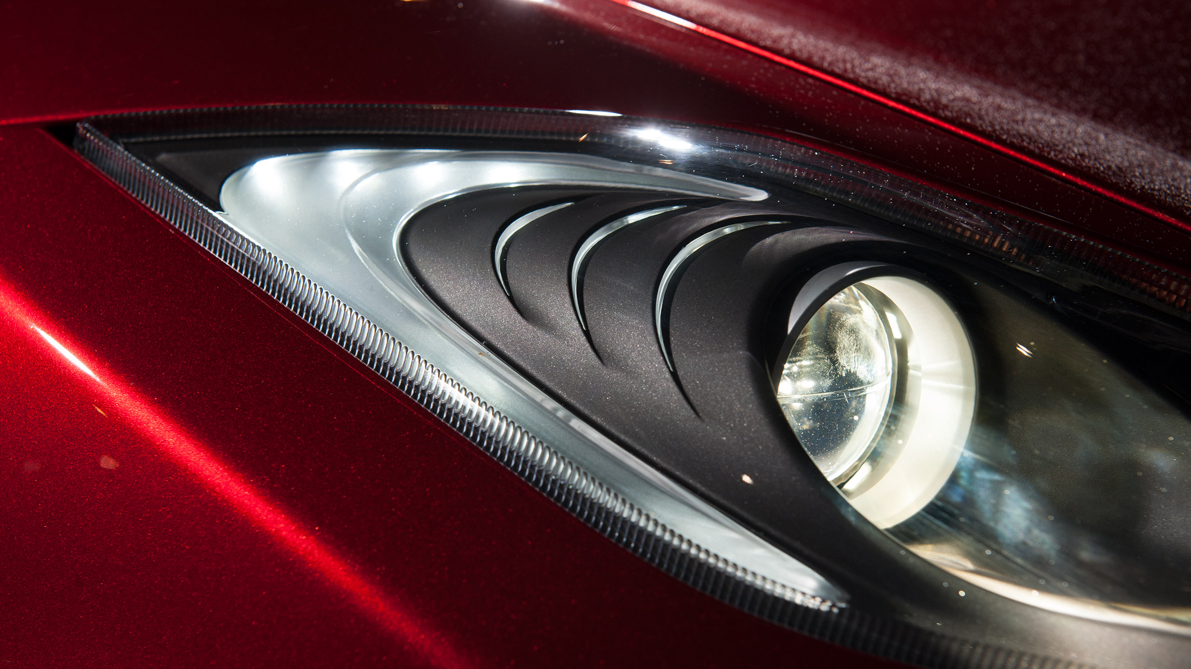 McLaren MP4-12C – headlight