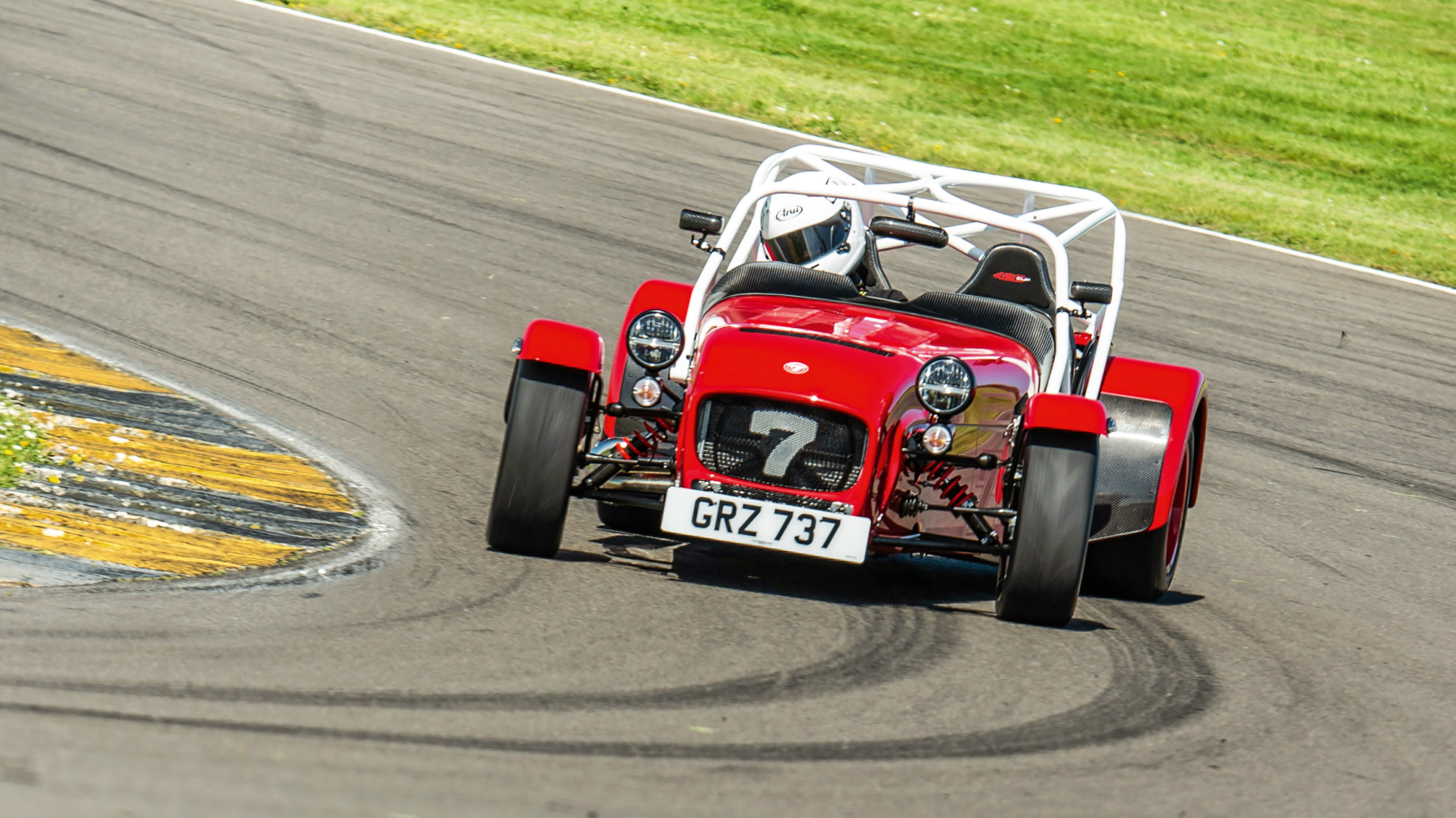 Caterham Seven 420 Cup - front cornering