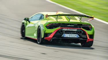 Lamborghini Huracán STO v Caterham Seven 420 Cup
