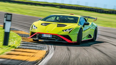 Lamborghini Huracán STO v Caterham Seven 420 Cup