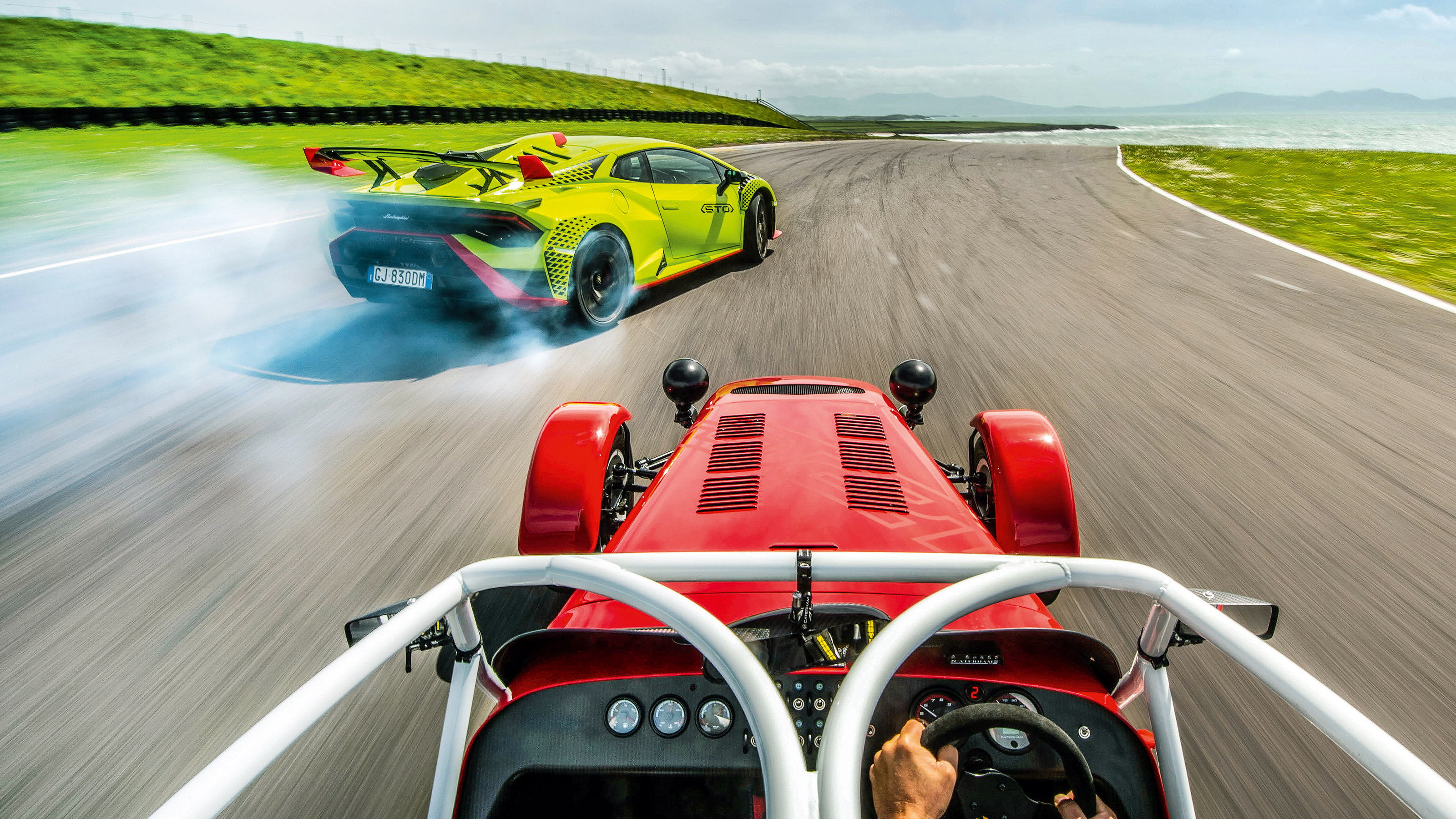 Lamborghini Huracán STO v Caterham Seven 420 Cup